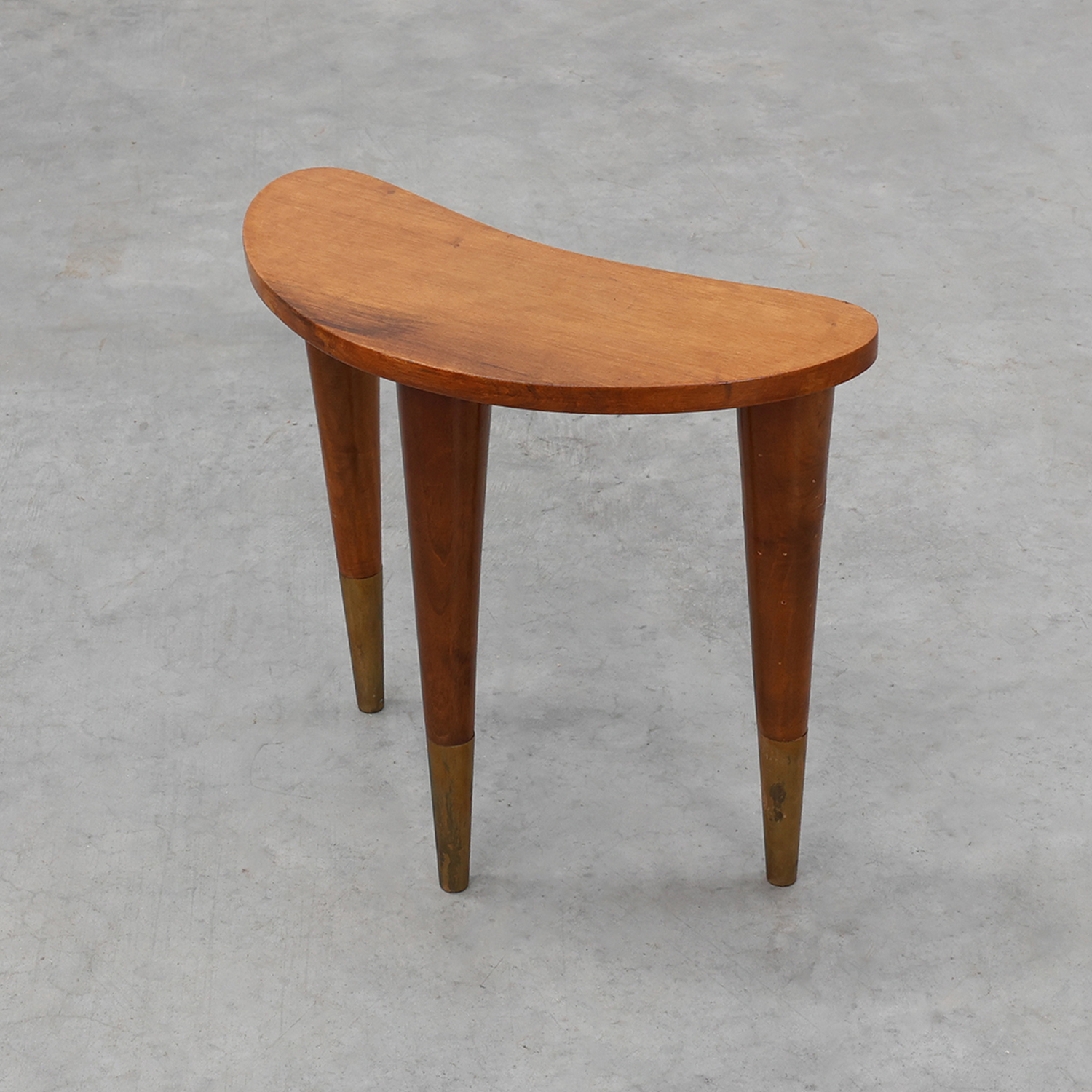 Small table in wood and brass stamped “Italia” in the manner of Gio Ponti, Italy 1950s-img